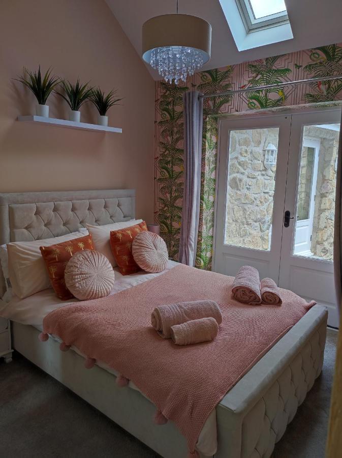Tree Fern Barn Villa เซนต์ออสเทลล์ ภายนอก รูปภาพ