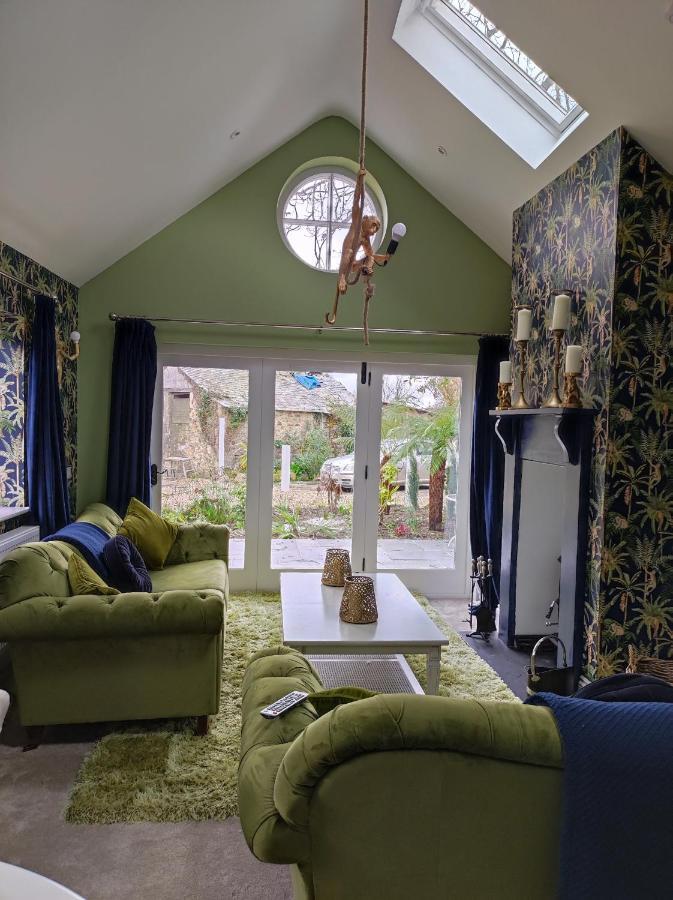 Tree Fern Barn Villa เซนต์ออสเทลล์ ภายนอก รูปภาพ
